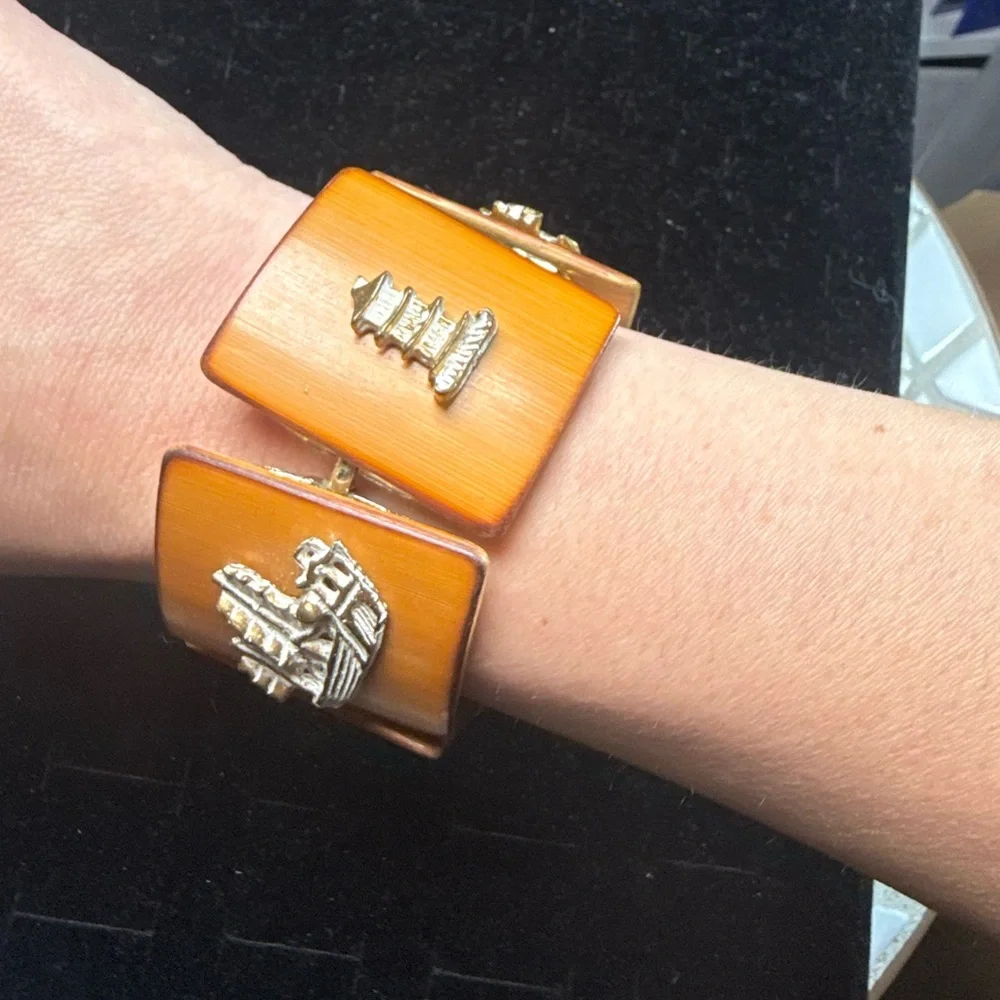 Source Unknown Polynesian Gold and Brown‎ Bracelet